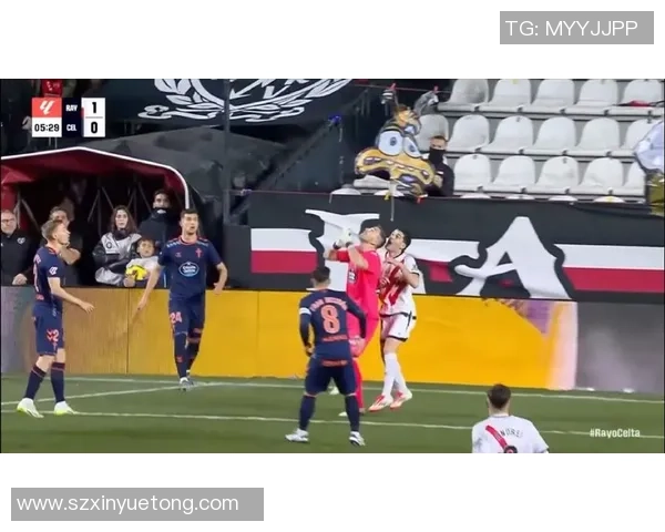 西甲精彩对决AC米兰大胜拜仁乌龙球引发争议判罚全场沸腾 西甲精彩对决AC米兰大胜拜仁乌龙球引发争议判罚全场沸腾