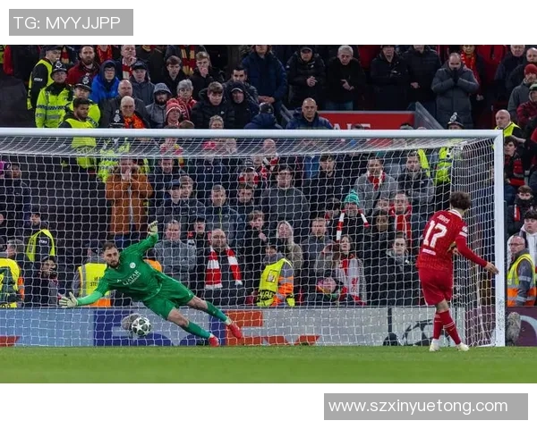 欧冠激战：巴黎圣日耳曼小胜利物浦全场数据解析与精彩瞬间回顾